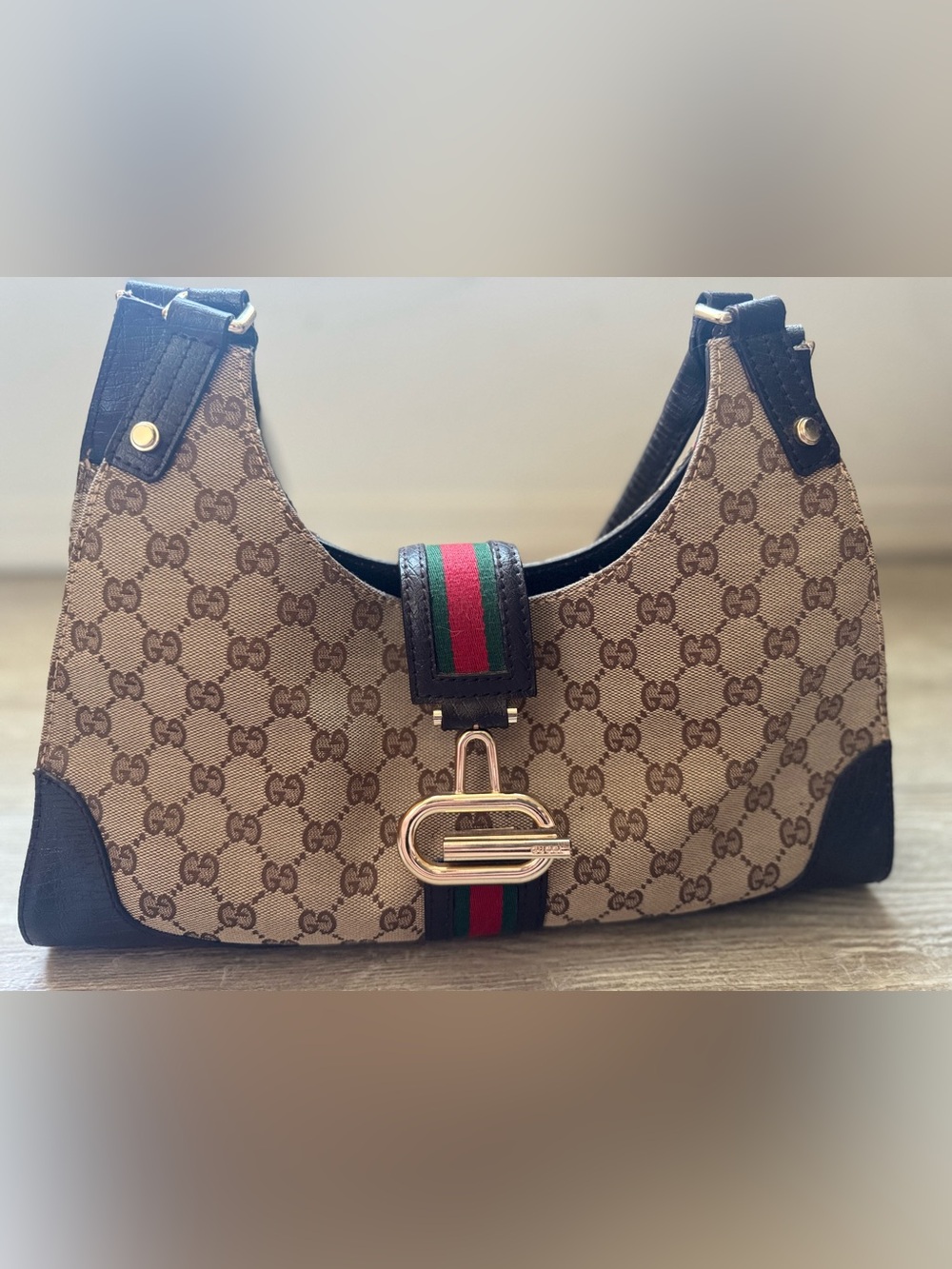Beige GG Canvas Shoulder Bag with Green-Red Web and Gold Hardware